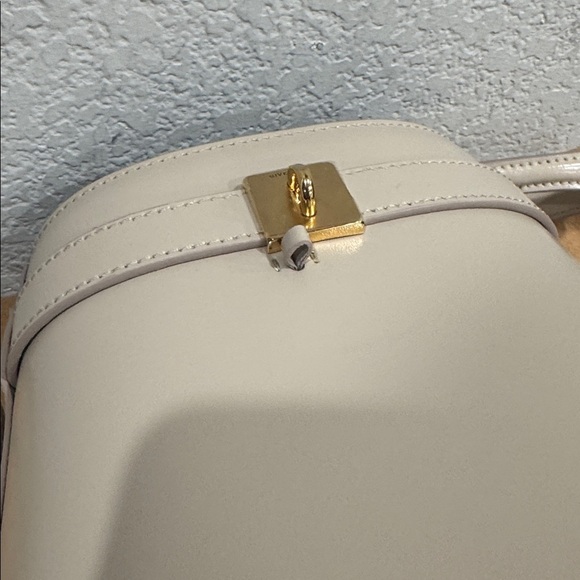 Givenchy Calf Leather Bucket Bag - Picture 12 of 15